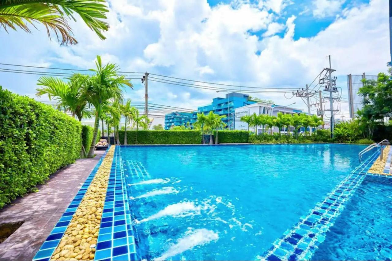 Dusit Grand Condo View Jomtien Beach Exterior photo